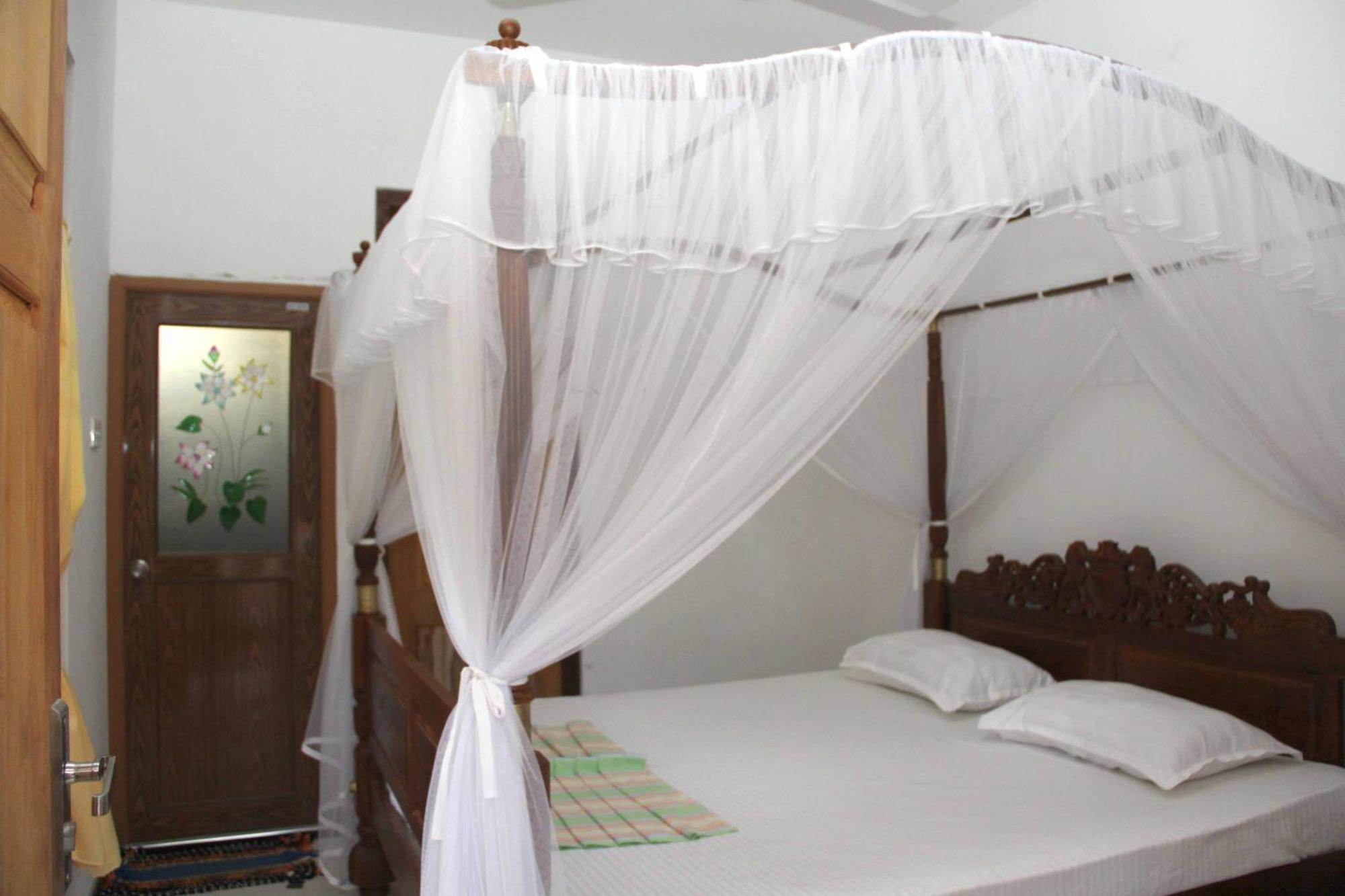 Lionka Guesthouse Mirissa Exterior photo