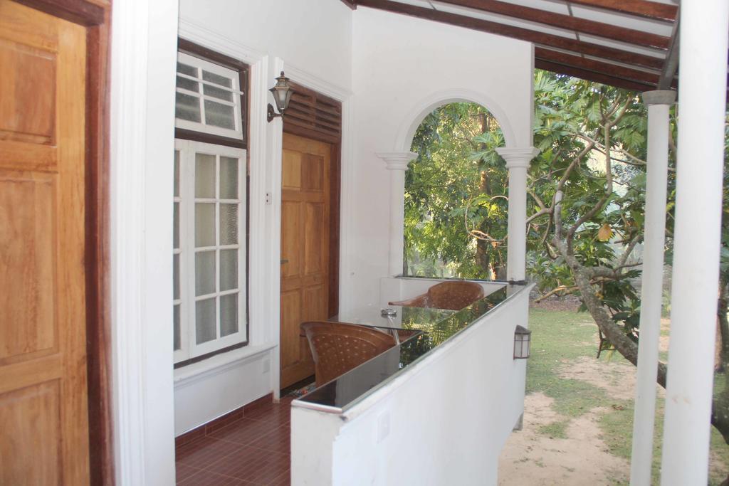 Lionka Guesthouse Mirissa Exterior photo