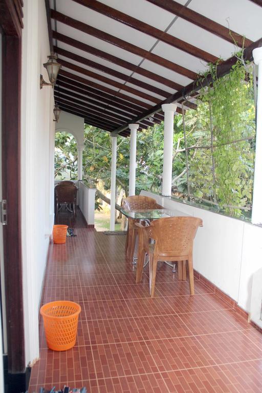 Lionka Guesthouse Mirissa Exterior photo