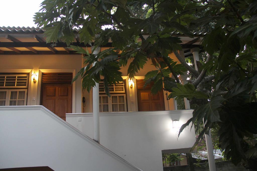 Lionka Guesthouse Mirissa Exterior photo