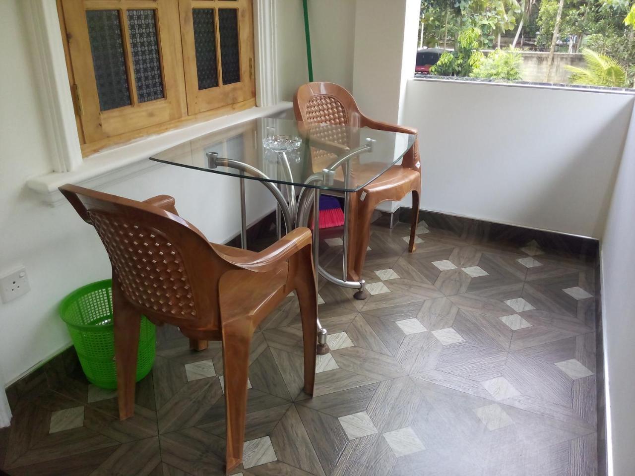 Lionka Guesthouse Mirissa Exterior photo